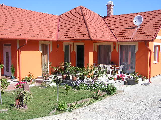 Cosy house near Balaton. 
