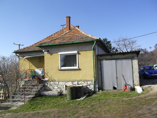 House with nice panorama to Balaton