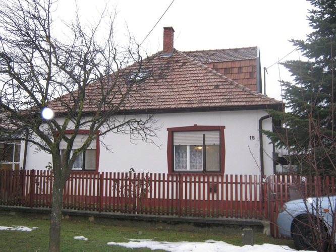 The House near thermal bath
