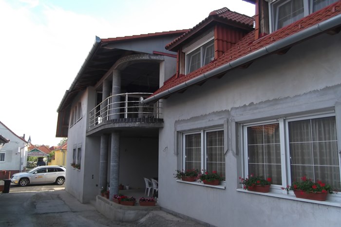 5 bedroom house close to the lake Balaton