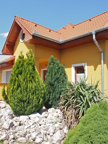 House near to thermal bad