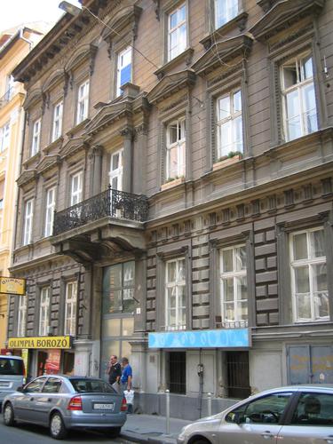 Tрехкомнатная квартира около проспекта Ержебет в 7 районе Будапешта