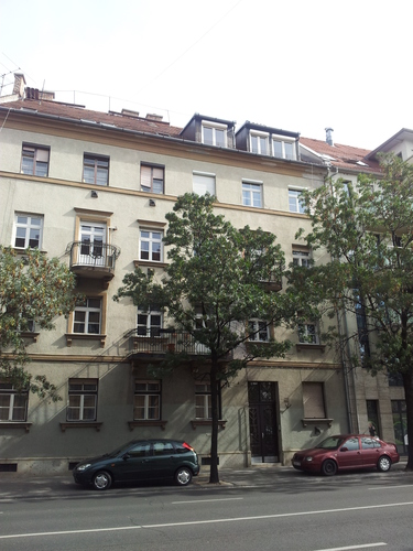 Шикарная шестикомнатная квартира в третьем районе Будапешта с видом на древнеримский анфитеатр